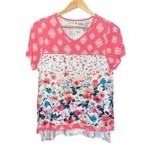 •LEO & NICOLE•MULTICOLORED FLORAL HIGH/LOW SHORT SLEEVE BLOUSE PETITE MEDIUM